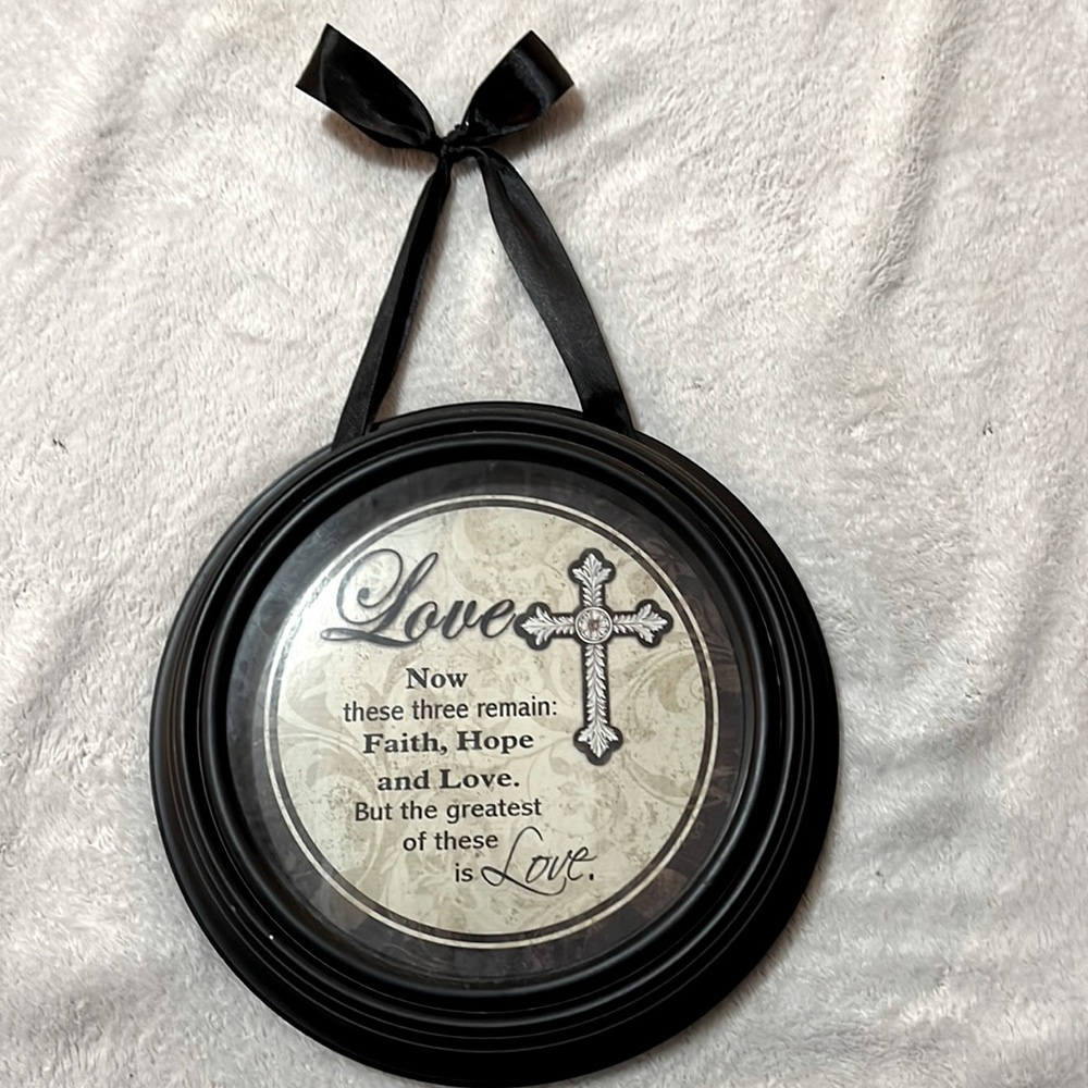 Love Circle Hanging Picture Color Black/ Brown